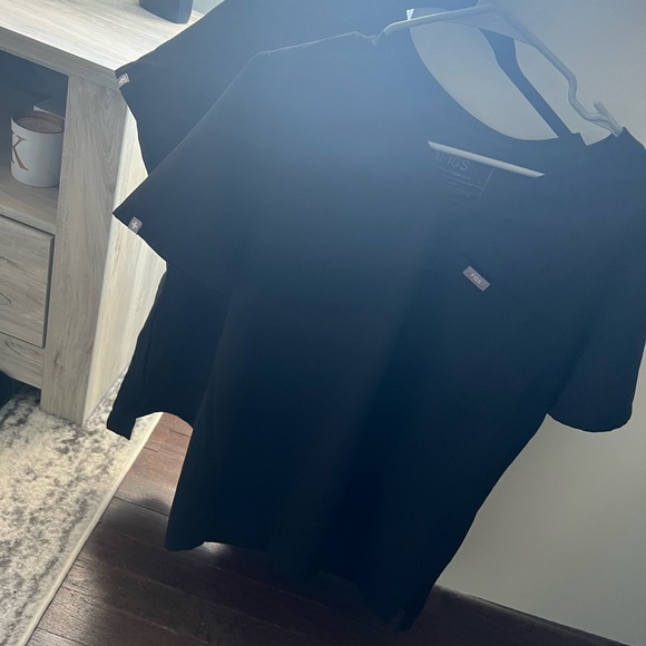 THREE FIGS TOPS - Picture 3 of 3